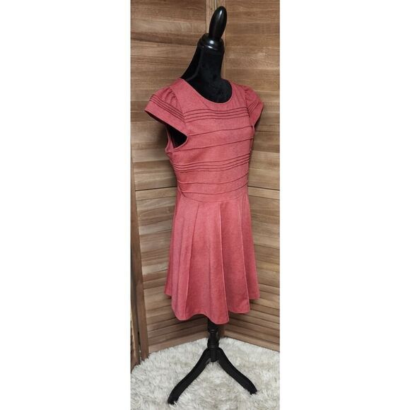ELLE Women's Size 16 Brick Red Pleated A-Line Cap Sleeve Classic Comfort Dress - Picture 3 of 7
